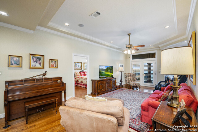 Image 24 of 40 For 985 Janet  