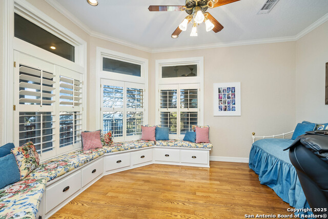 Image 27 of 40 For 985 Janet  