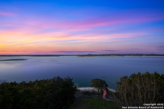 Image 35 of 40 For 985 Janet  