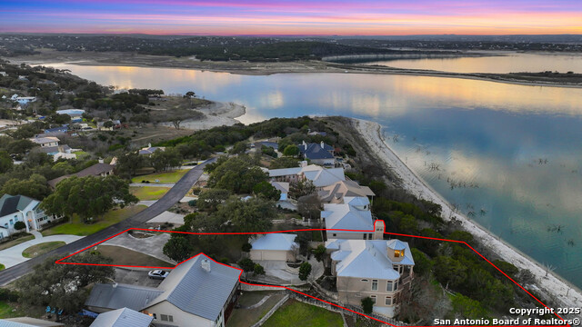 Image 37 of 40 For 985 Janet  