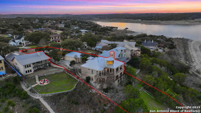 Image 38 of 40 For 985 Janet  