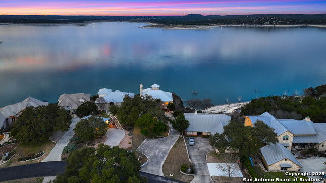 Image 4 of 40 For 985 Janet  