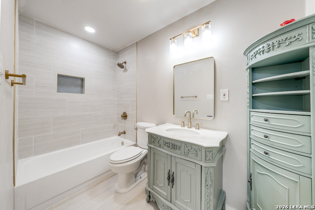 Image 22 of 36 For 6415 Edinborough