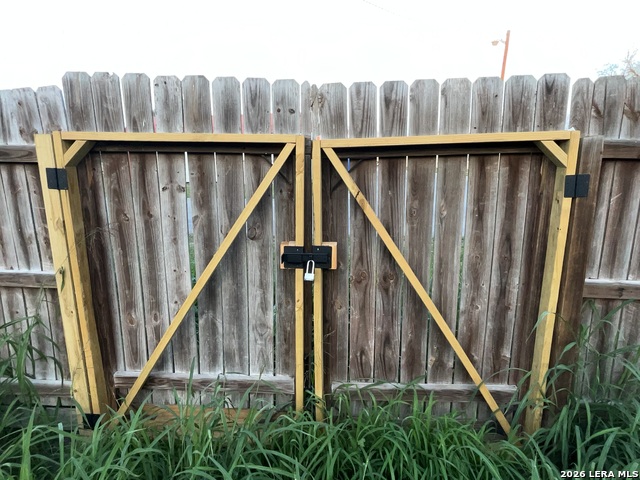 Image 13 of 30 For 603 Lassen  