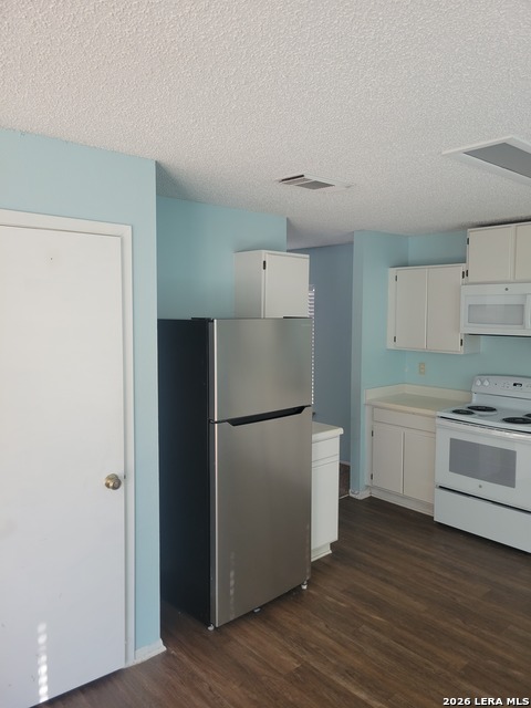 Image 6 of 11 For 6702 Cape Meadow Dr