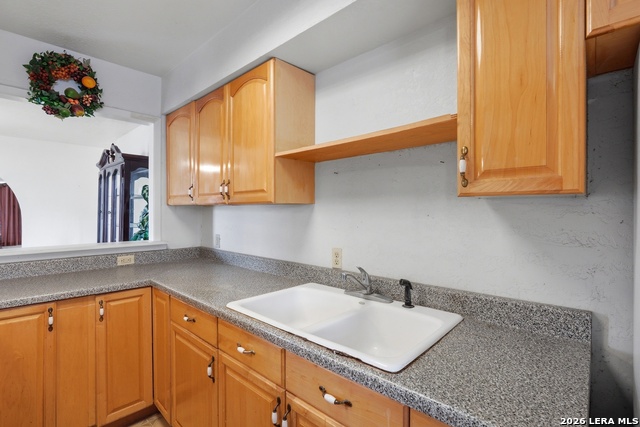 Image 13 of 32 For 2707 Wayne  