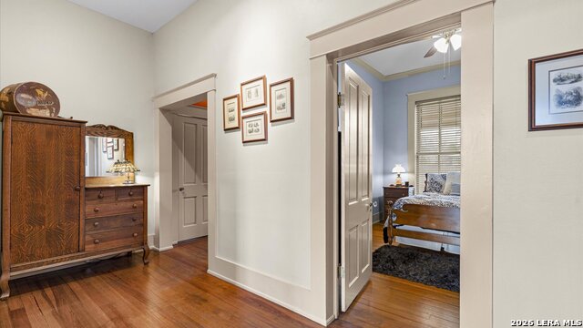 Image 17 of 47 For 418 Santa Clara S