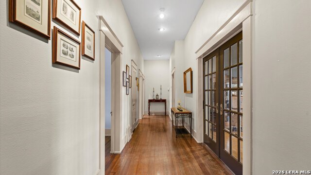 Image 22 of 47 For 418 Santa Clara S