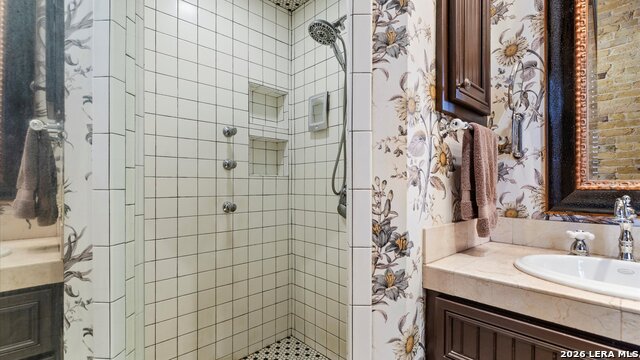 Image 34 of 47 For 418 Santa Clara S