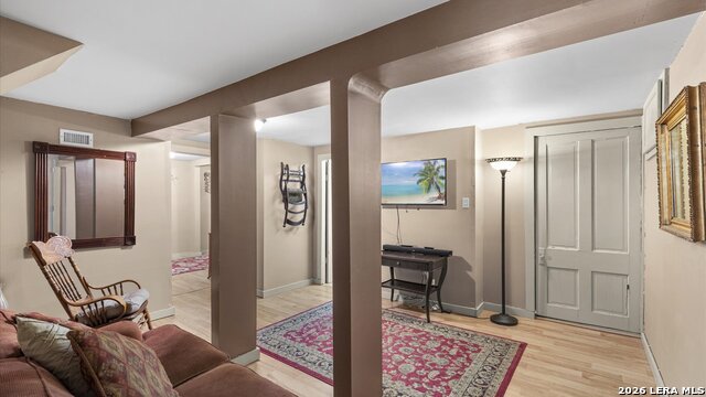 Image 36 of 47 For 418 Santa Clara S