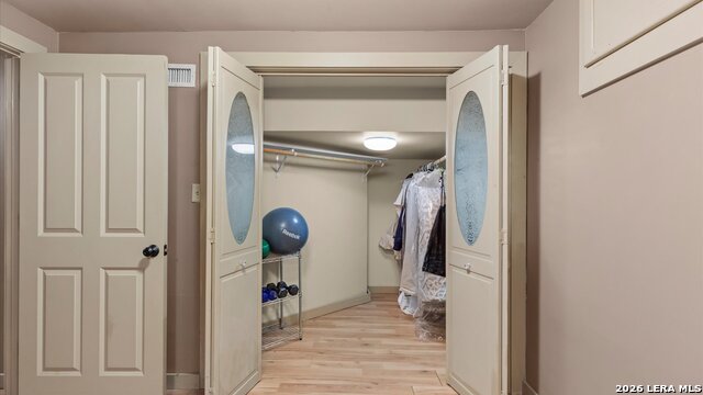 Image 40 of 47 For 418 Santa Clara S