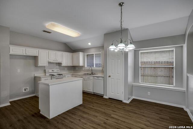 Image 17 of 32 For 906 Visor Dr