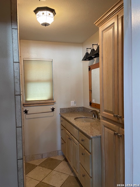 Image 3 of 25 For 781 Lookout Dr