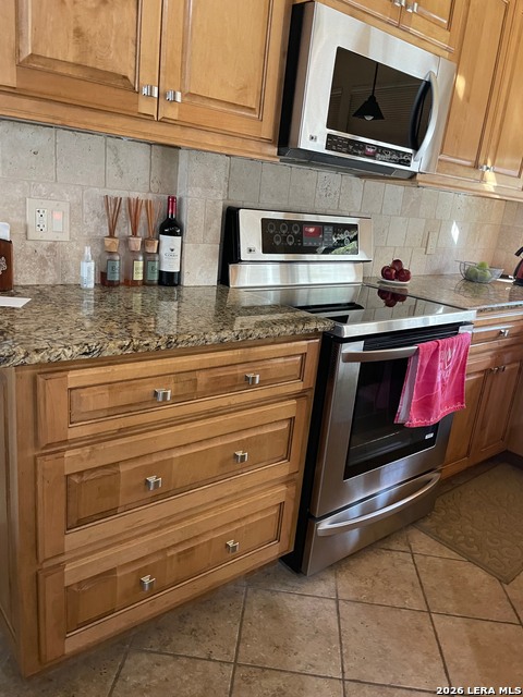 Image 8 of 25 For 781 Lookout Dr