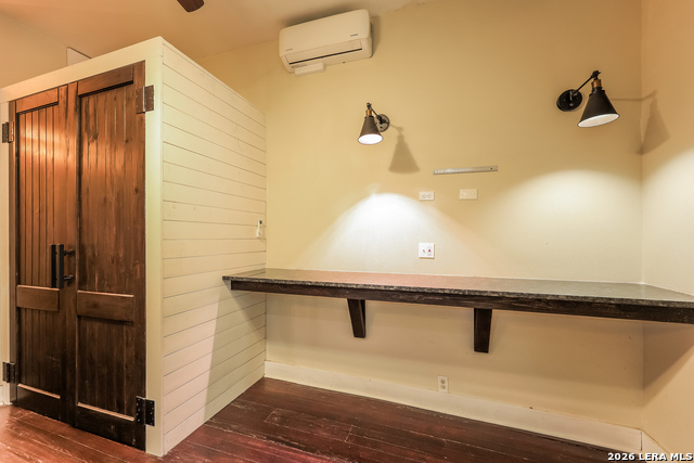 Image 4 of 10 For 823 Euclid  2