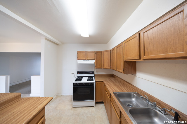 Image 14 of 22 For 543 Club Dr  