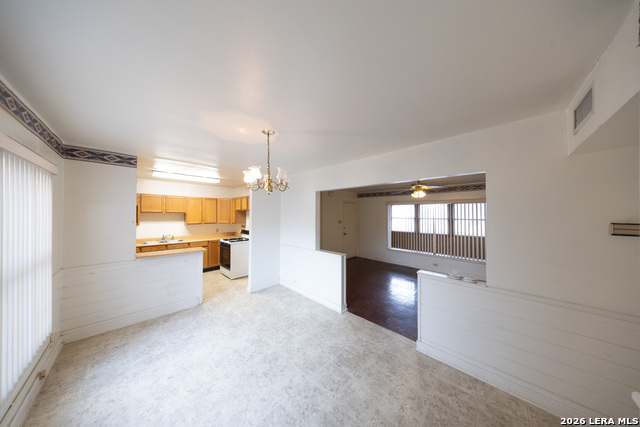 Image 19 of 22 For 543 Club Dr  