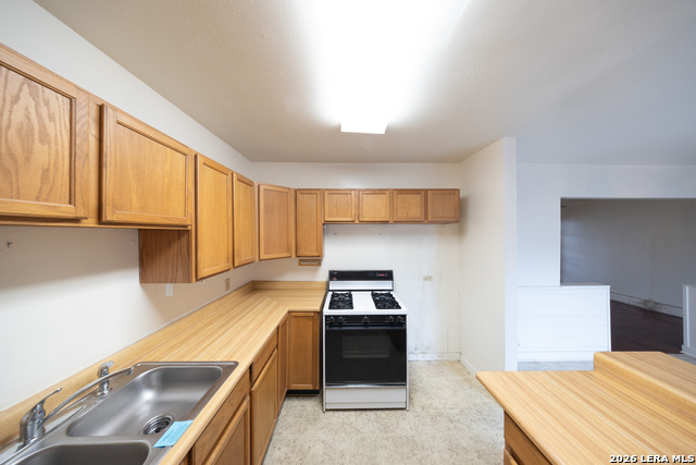 Image 21 of 22 For 543 Club Dr  