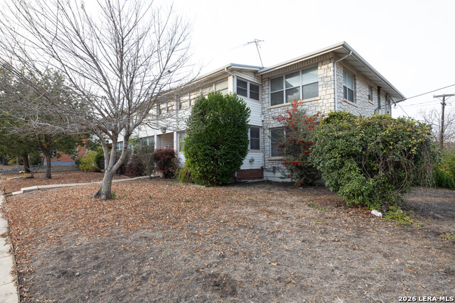 Image 3 of 22 For 543 Club Dr  