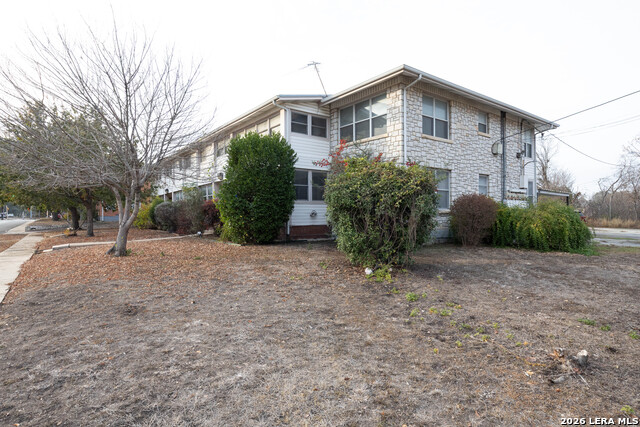 Image 4 of 22 For 543 Club Dr  