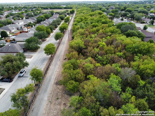 Listing photo id 2 for 7915 Krueger Moore