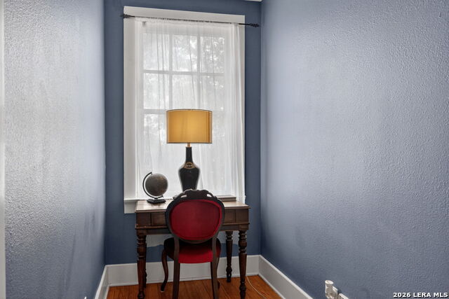 Image 22 of 42 For 343 Gramercy Pl W