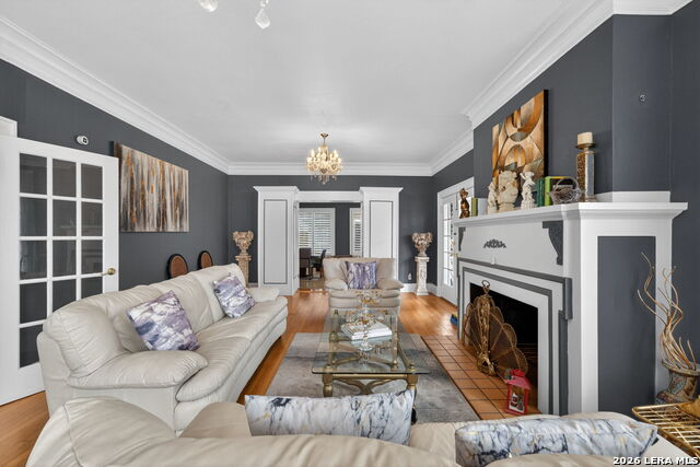 Image 4 of 42 For 343 Gramercy Pl W