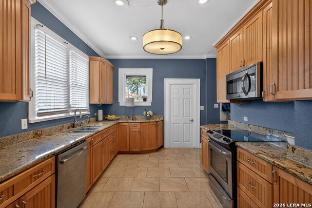 Image 5 of 42 For 343 Gramercy Pl W