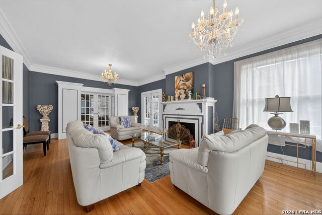 Image 6 of 42 For 343 Gramercy Pl W