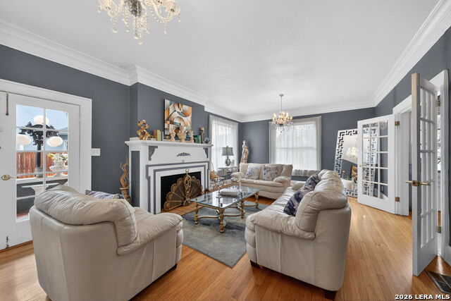 Image 7 of 42 For 343 Gramercy Pl W