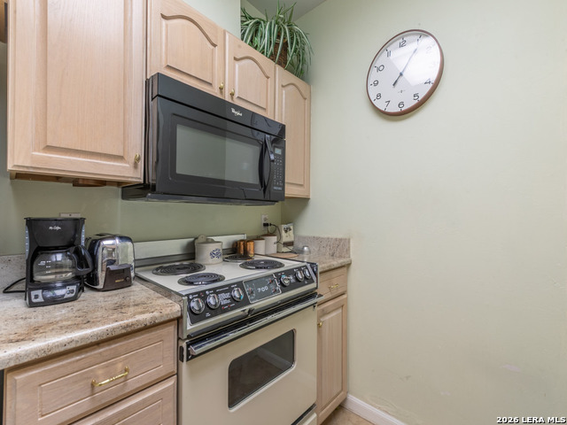 Image 10 of 24 For 1 Towers Park Ln  606