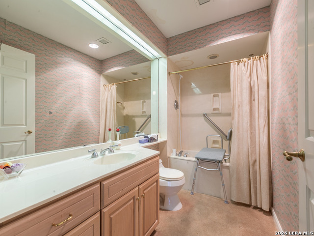 Image 19 of 24 For 1 Towers Park Ln  606