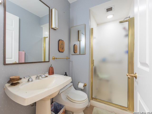 Image 20 of 24 For 1 Towers Park Ln  606