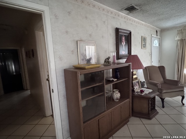 Image 10 of 29 For 205 Mayfield W