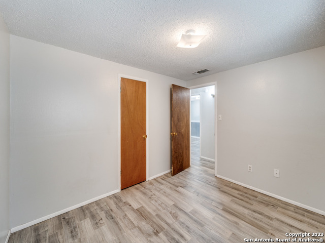 Image 17 of 25 For 1351 Spitz Kegel View Dr