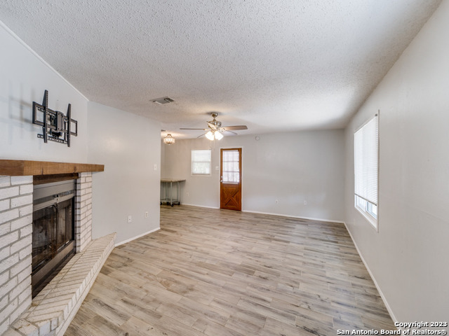 Image 7 of 25 For 1351 Spitz Kegel View Dr