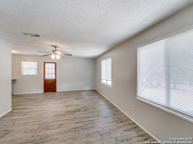 Image 8 of 25 For 1351 Spitz Kegel View Dr