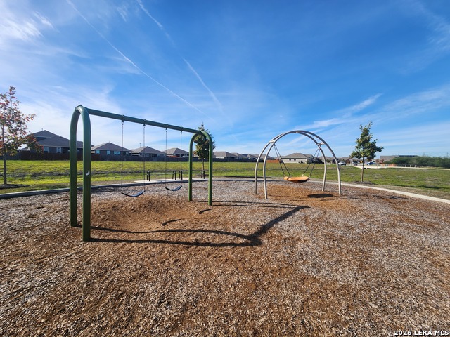 Image 32 of 35 For 522 Blue Stem