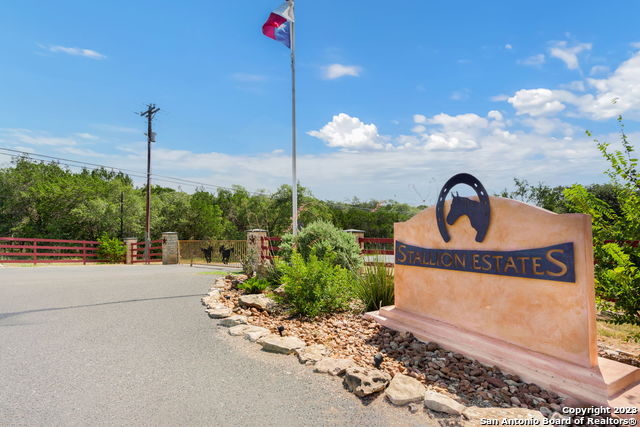 Image 2 of 18 For 472 Stallion Estates Dr