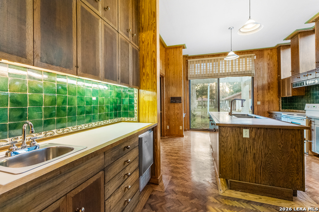 Image 22 of 65 For 1049 Allen  