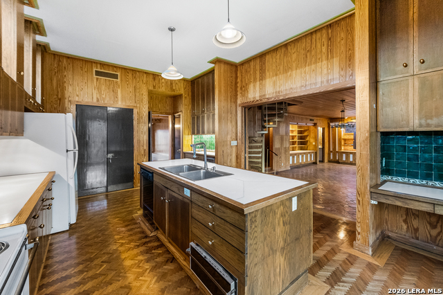 Image 24 of 65 For 1049 Allen  