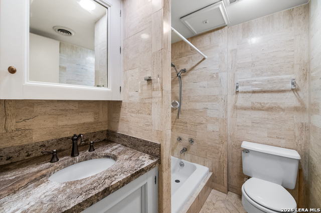 Image 36 of 65 For 1049 Allen  