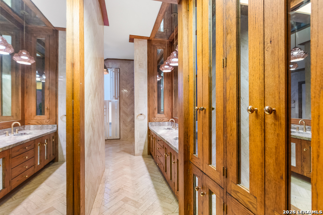 Image 52 of 65 For 1049 Allen  