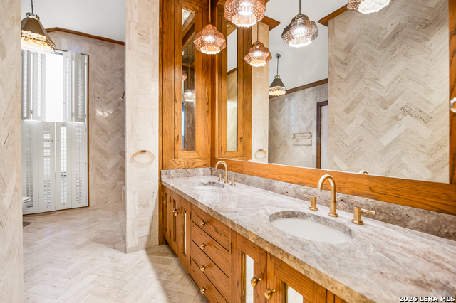 Image 53 of 65 For 1049 Allen  