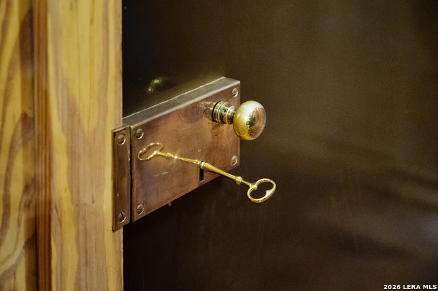 Image 59 of 65 For 1049 Allen  