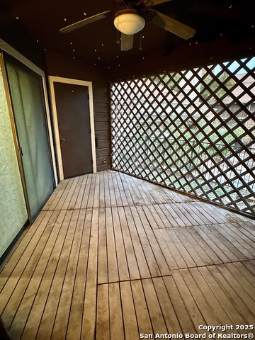 Image 9 of 11 For 11520 Huebner  205