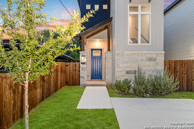 Image 3 of 35 For 507 Linden  