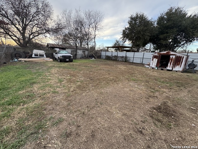 Image 14 of 15 For 2815 Hollyhill Dr