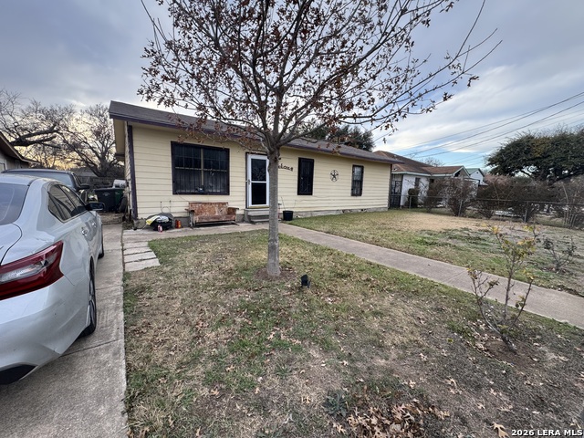 Image 2 of 15 For 2815 Hollyhill Dr