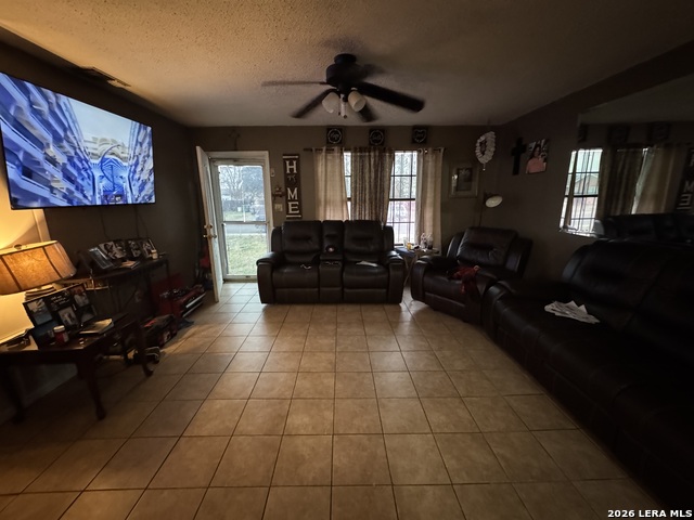 Image 4 of 15 For 2815 Hollyhill Dr